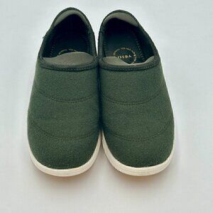 Vessi Sunday Slipper Spruce Green Size 8 - Waterproof, cozy and LIKE NEW!